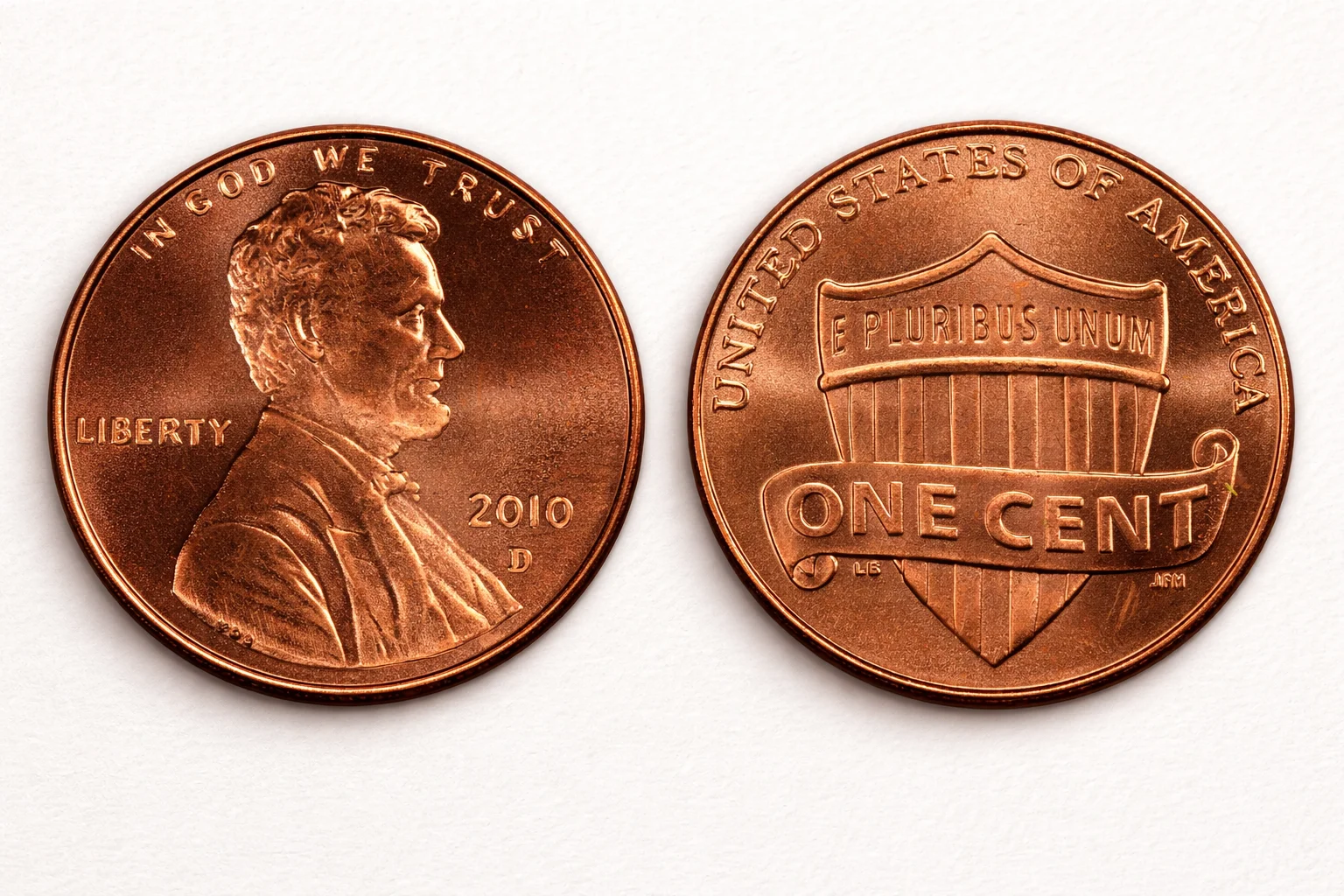 Close-up of 2010 Lincoln Shield cent obverse and reverse.